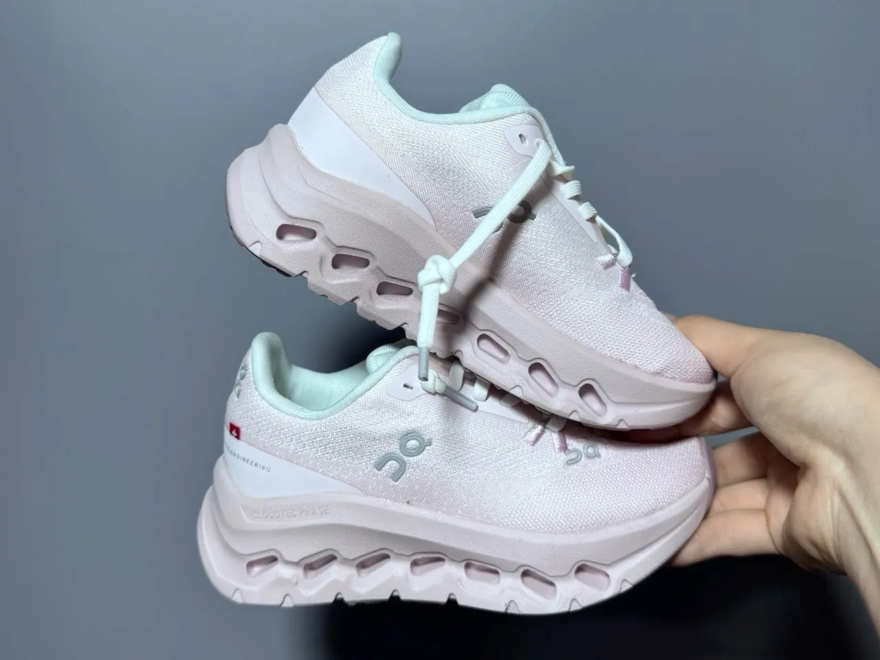 On Cloud Gray Pink Knit Upper Sculpted Midsole Chunky Sneakers 23