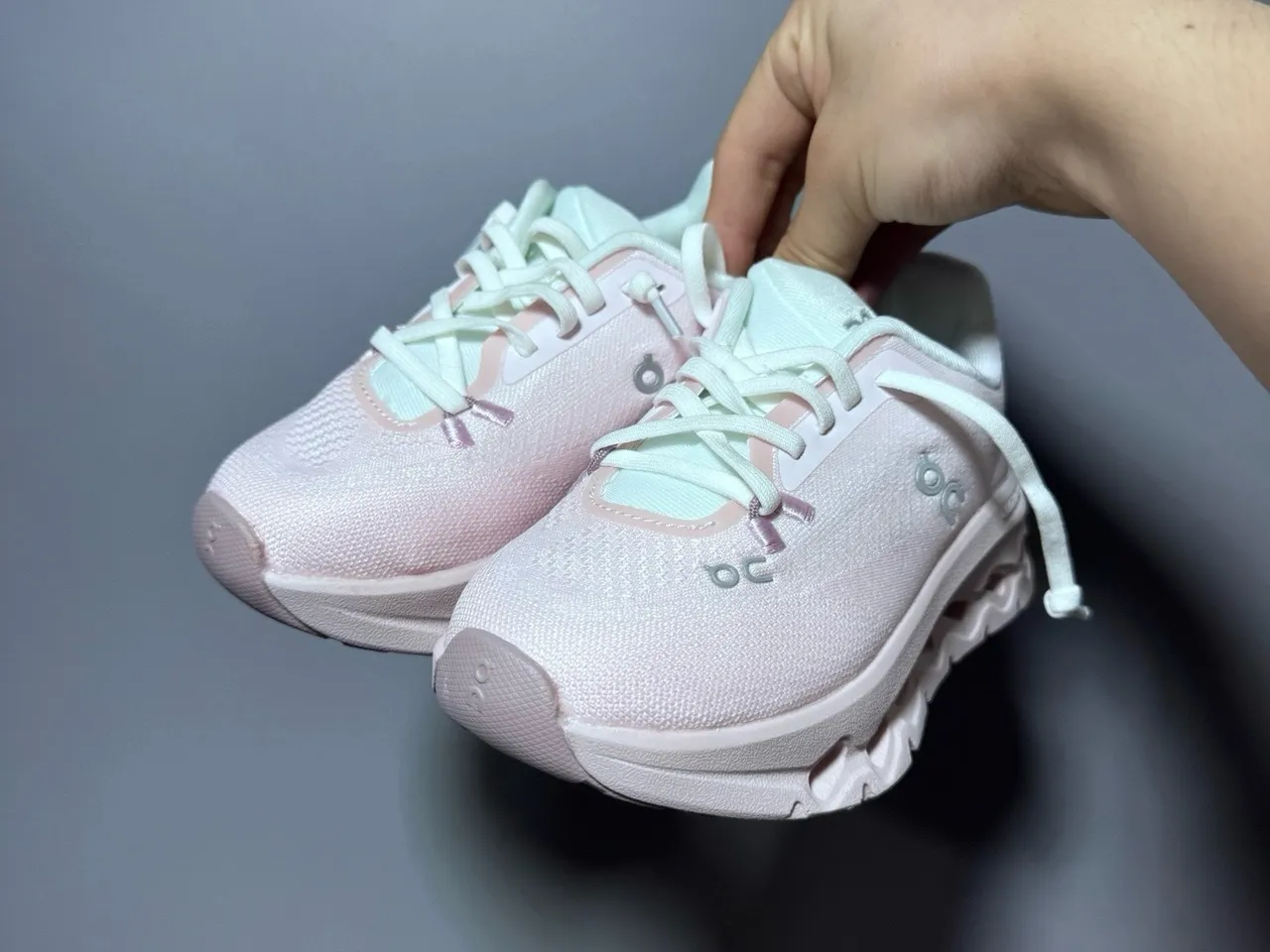 On Cloud Gray Pink Knit Upper Sculpted Midsole Chunky Sneakers 24