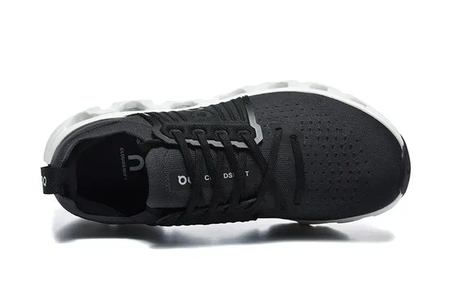 On Cloudmonster Preto e Branco Tênis para Corrida 3