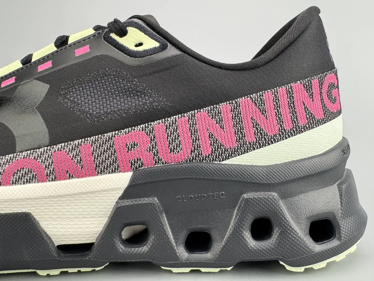 On Cloudmonster Black Pink White Tênis de corrida 5