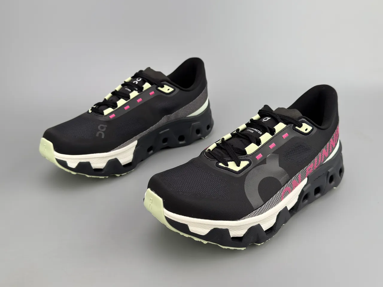 On Cloudmonster Black Pink White Tênis de corrida 9