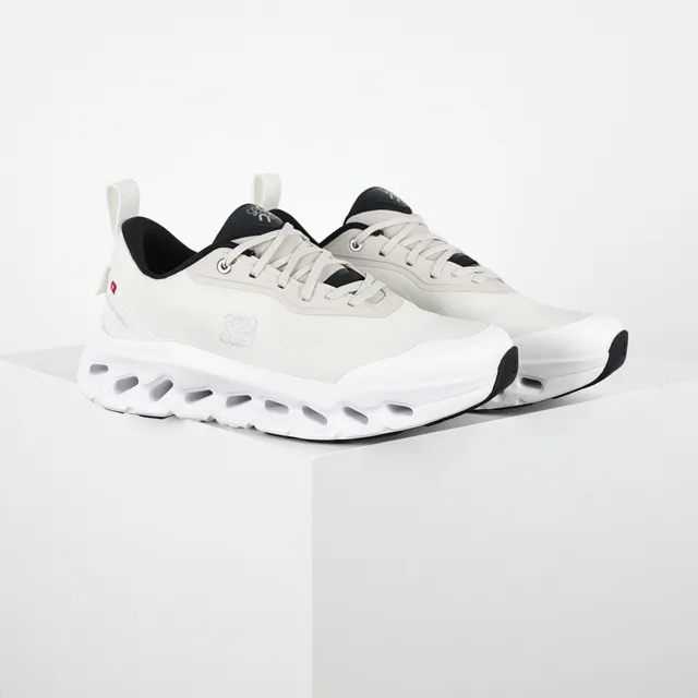 On Cloudmonster Off-White e preto tênis lifestyle 3