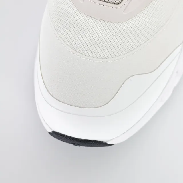 On Cloudmonster Off-White e preto tênis lifestyle 5