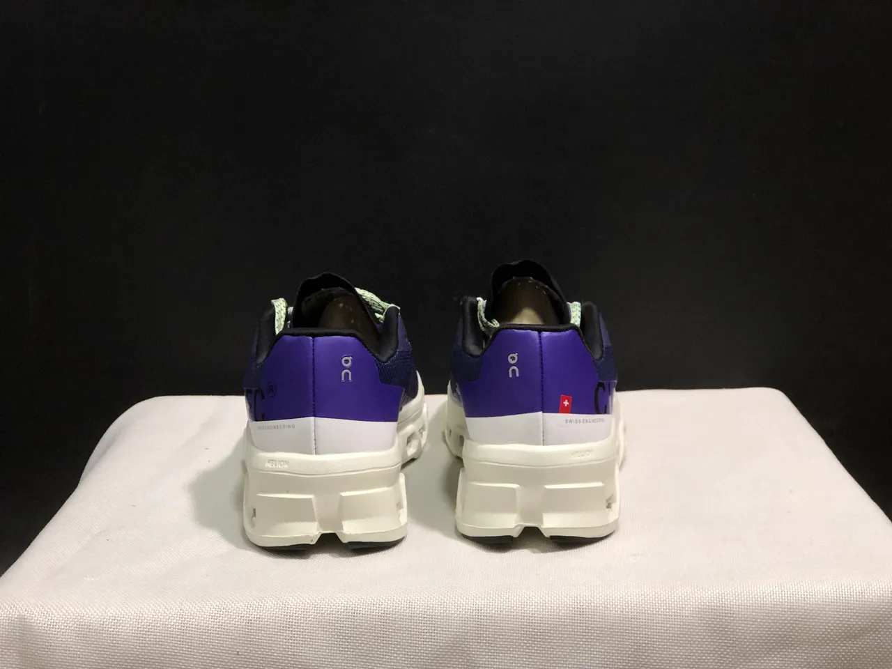 On Cloudmonster Tênis de corrida roxo branco 8