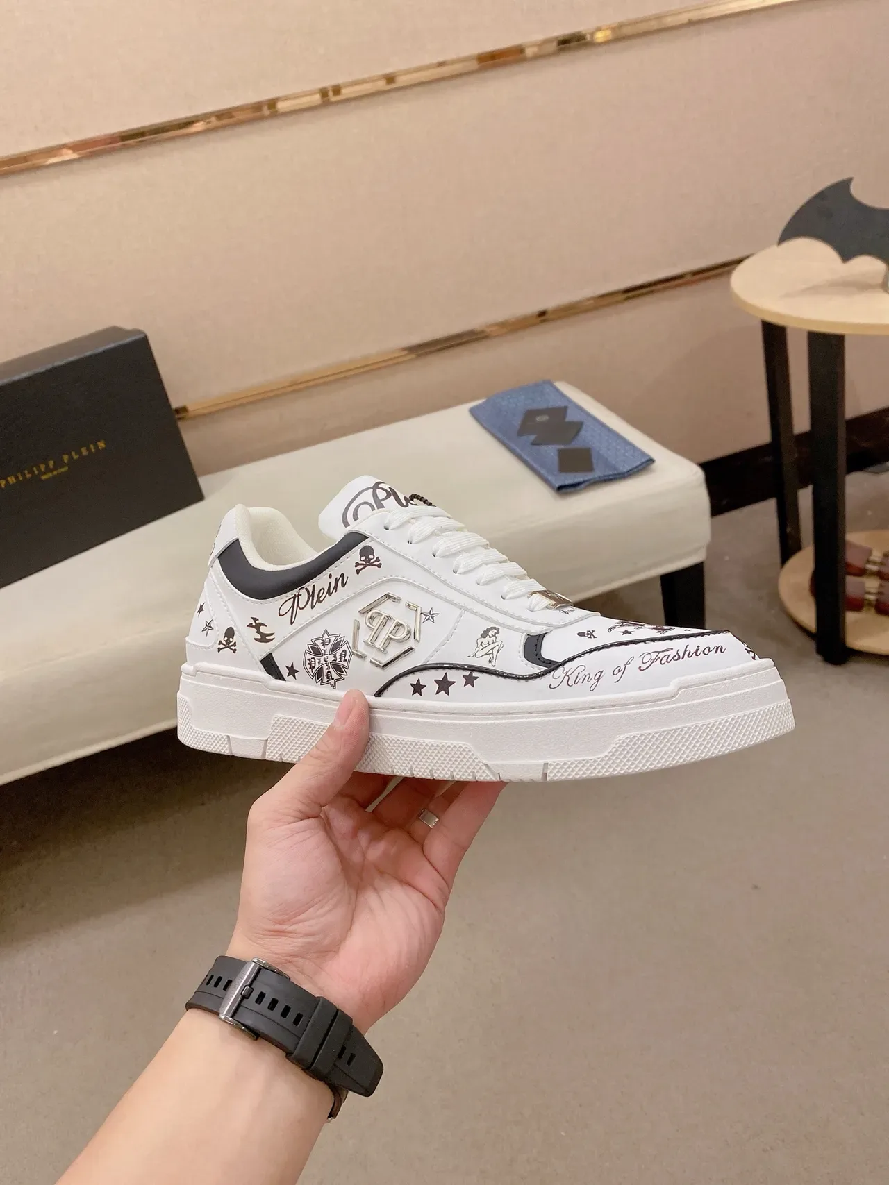 Philipp Plein Lifestyle Sneaker Blanc Noir Cuir Supérieur Panneaux Contrastants Lifestyle Sneakers 4