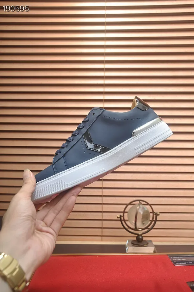 Philipp Plein Tênis Lifestyle de Couro Branco e Marinho com Tachas Hexagonais e Logo 6