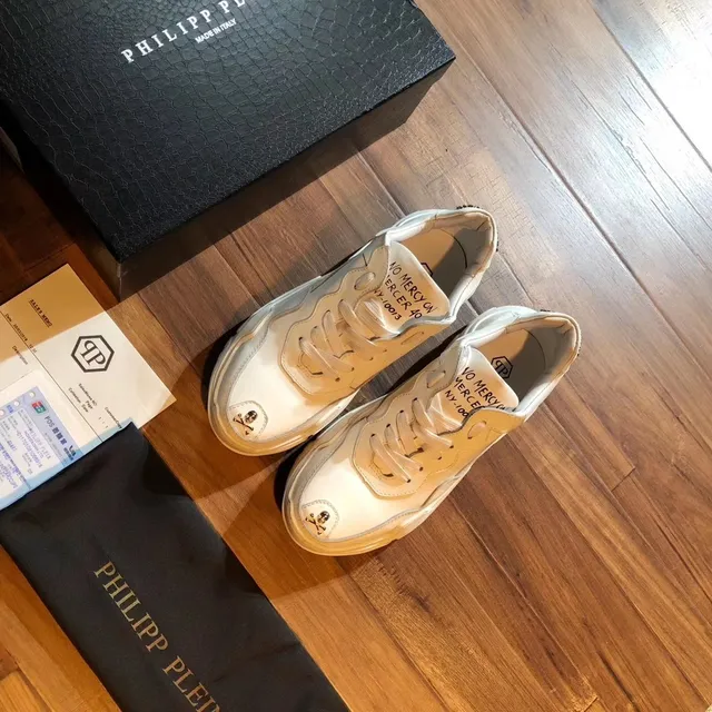 Philipp Plein Branco Bege Oversized Solado Esculpido Emblema de Caveira e Ossos Cruzados Tênis grosso 3