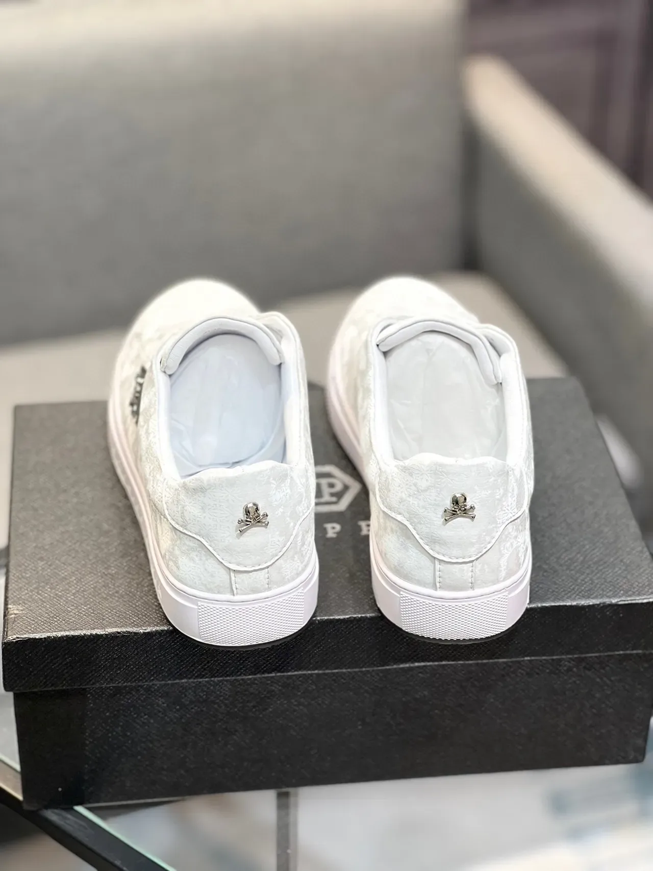 Philipp Plein White Textured Upper Metal Plaque Detail Sneakers 8