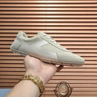 Prada Beige Sneakers Lifestyle en Matériau Mixte à Bout Bas