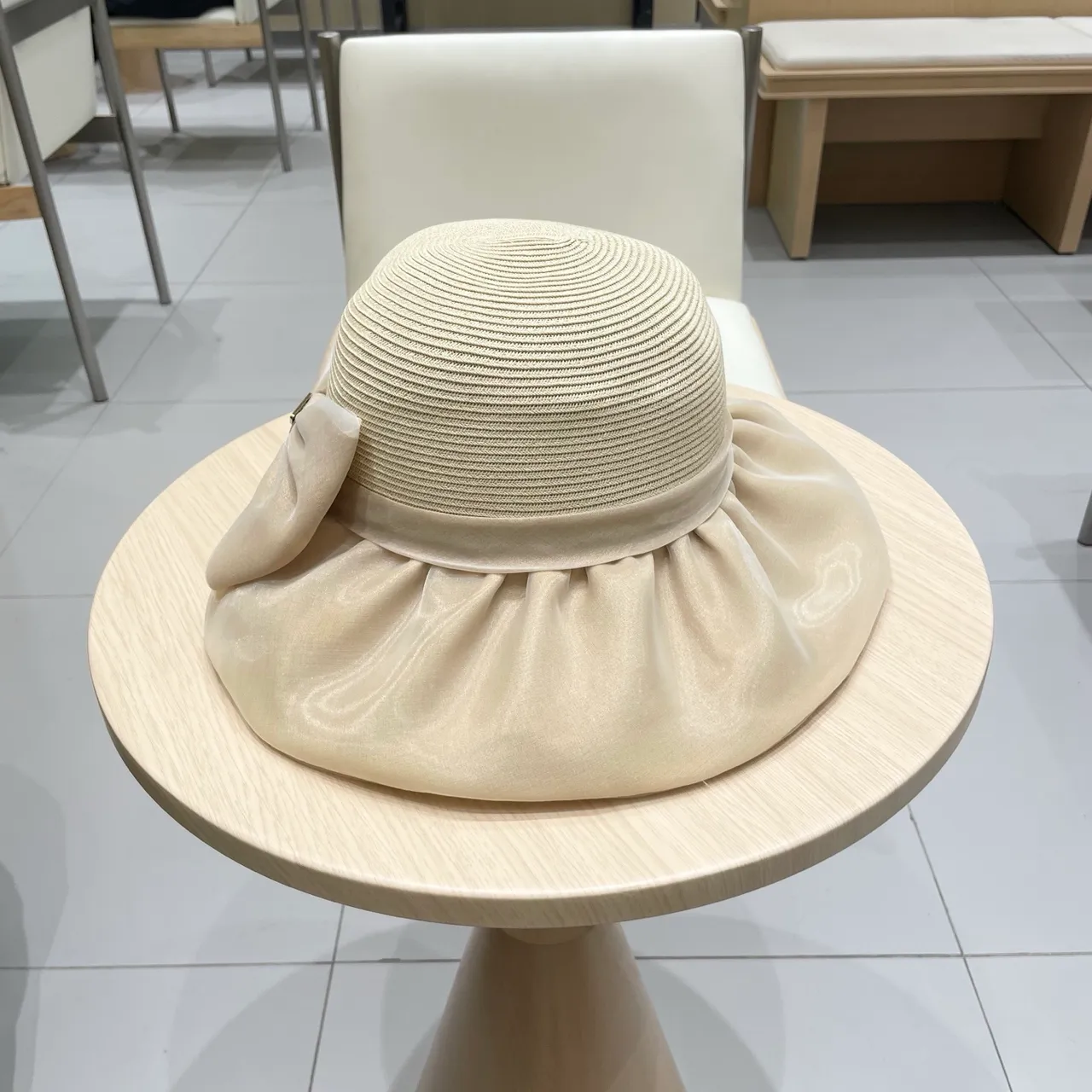 Prada Bow-Adorned Beige Woven Straw Crown Wide Brim Fedora 9