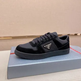 Prada Cloudbust Sneakers Lifestyle Noires en Daim et Nylon Panelées Basses