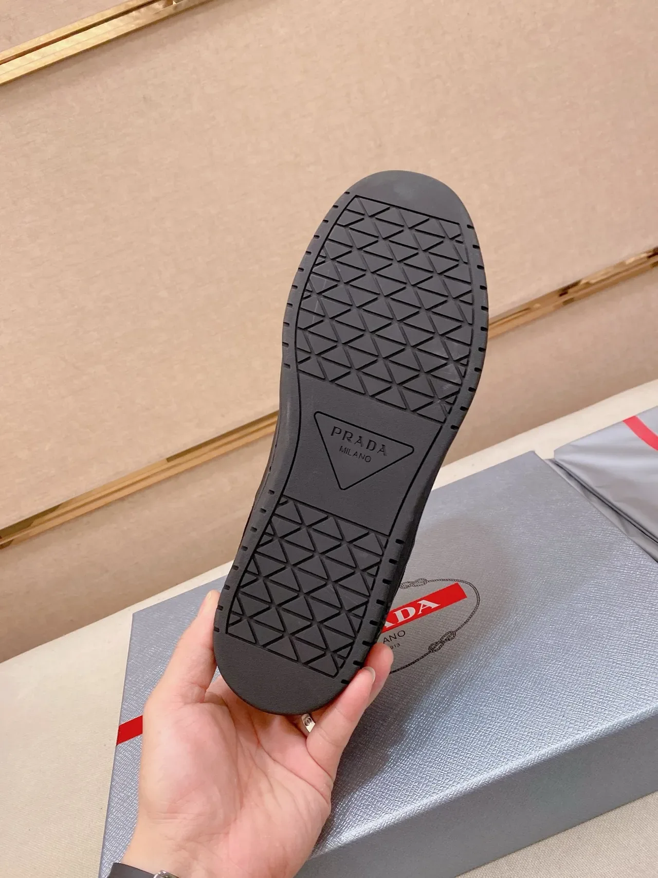 Prada Cloudbust Sneakers Lifestyle Noires en Daim et Nylon Panelées Basses 3