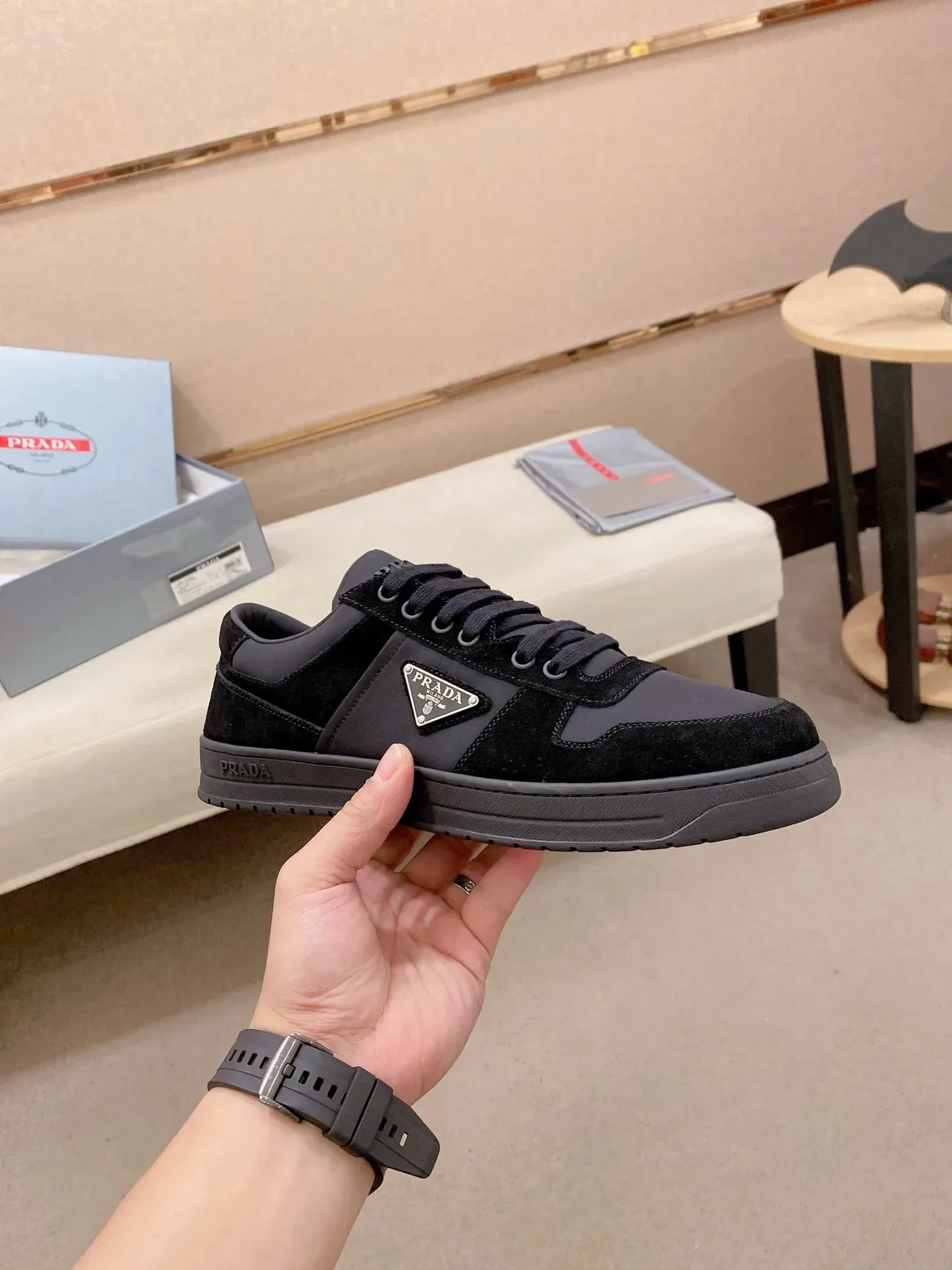 Prada Cloudbust Sneakers Lifestyle Noires en Daim et Nylon Panelées Basses 5