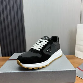 Prada Cloudbust حذاء رياضي أسود سويد وجلد للأسلوب الحياتي