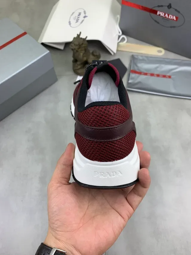 Prada Cloudbust Bourgogne Maille et Daim Lifestyle Sneakers 4