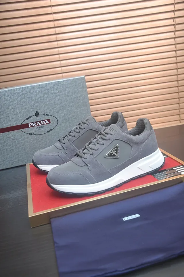 Prada Cloudbust Gris Daim et Cuir Sneakers Lifestyle 4