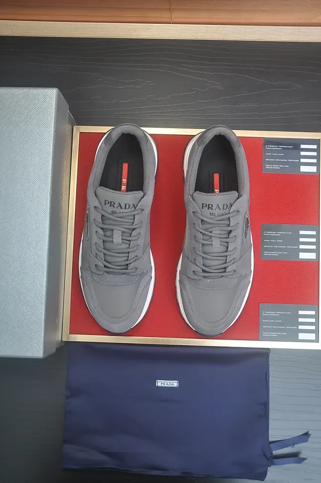 Prada Cloudbust Gris Daim et Cuir Sneakers Lifestyle 5