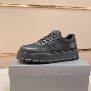 Prada Cloudbust حذاء رياضي أسود أحادي اللون ثيك