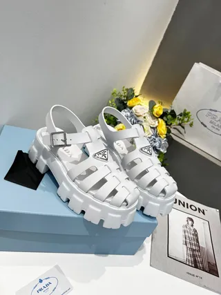 Prada Cloudbust सफेद चंकी लग सोल कैजुअल सैंडल्स 3