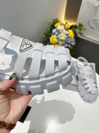 Prada Cloudbust सफेद चंकी लग सोल कैजुअल सैंडल्स 6
