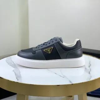 Prada Gris Blanc Low-Top Sneakers Lifestyle Cuir-Malla Híbrido