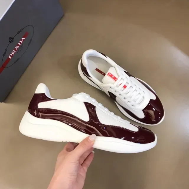 Prada Linea Rossa Tênis lifestyle em malha patentada borgonha e branco 5