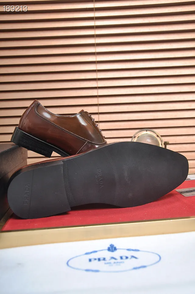 Prada أحذية أوكسفورد بني لامعة Brogue Cap-Toe 2