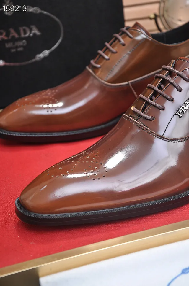Prada أحذية أوكسفورد بني لامعة Brogue Cap-Toe 3