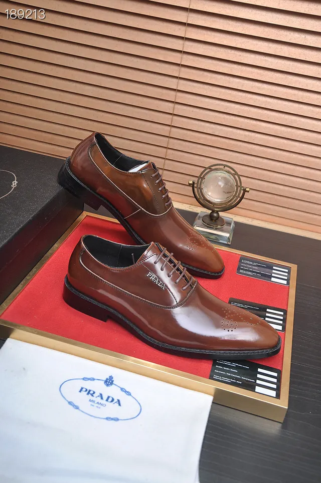 Prada أحذية أوكسفورد بني لامعة Brogue Cap-Toe 5