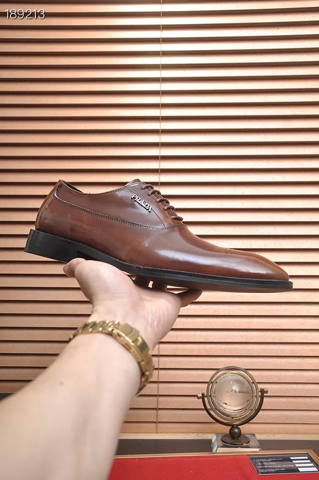 Prada أحذية أوكسفورد بني لامعة Brogue Cap-Toe 7