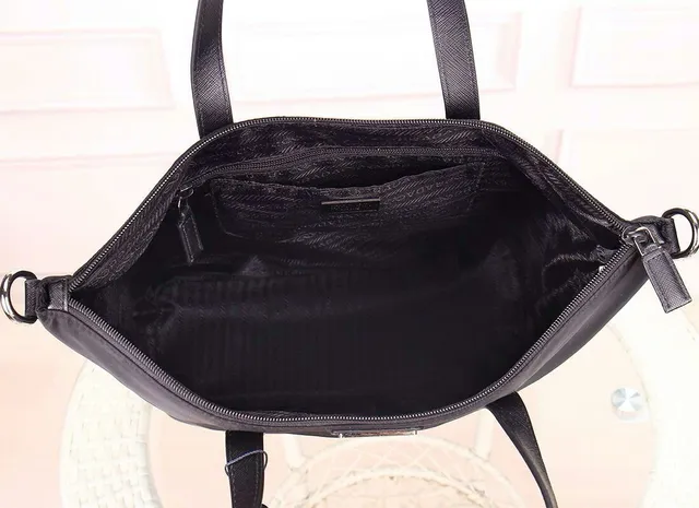 Prada Re-Edition 2005 Black Nylon Tote Bag 3