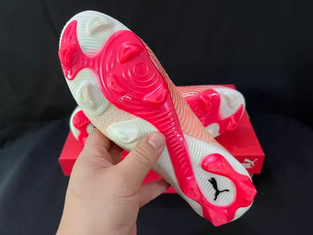 Puma Future Z Beige Rose Upper en Maille Détails en Dégradé Chaussures de Football pour Terrain Ferme 2