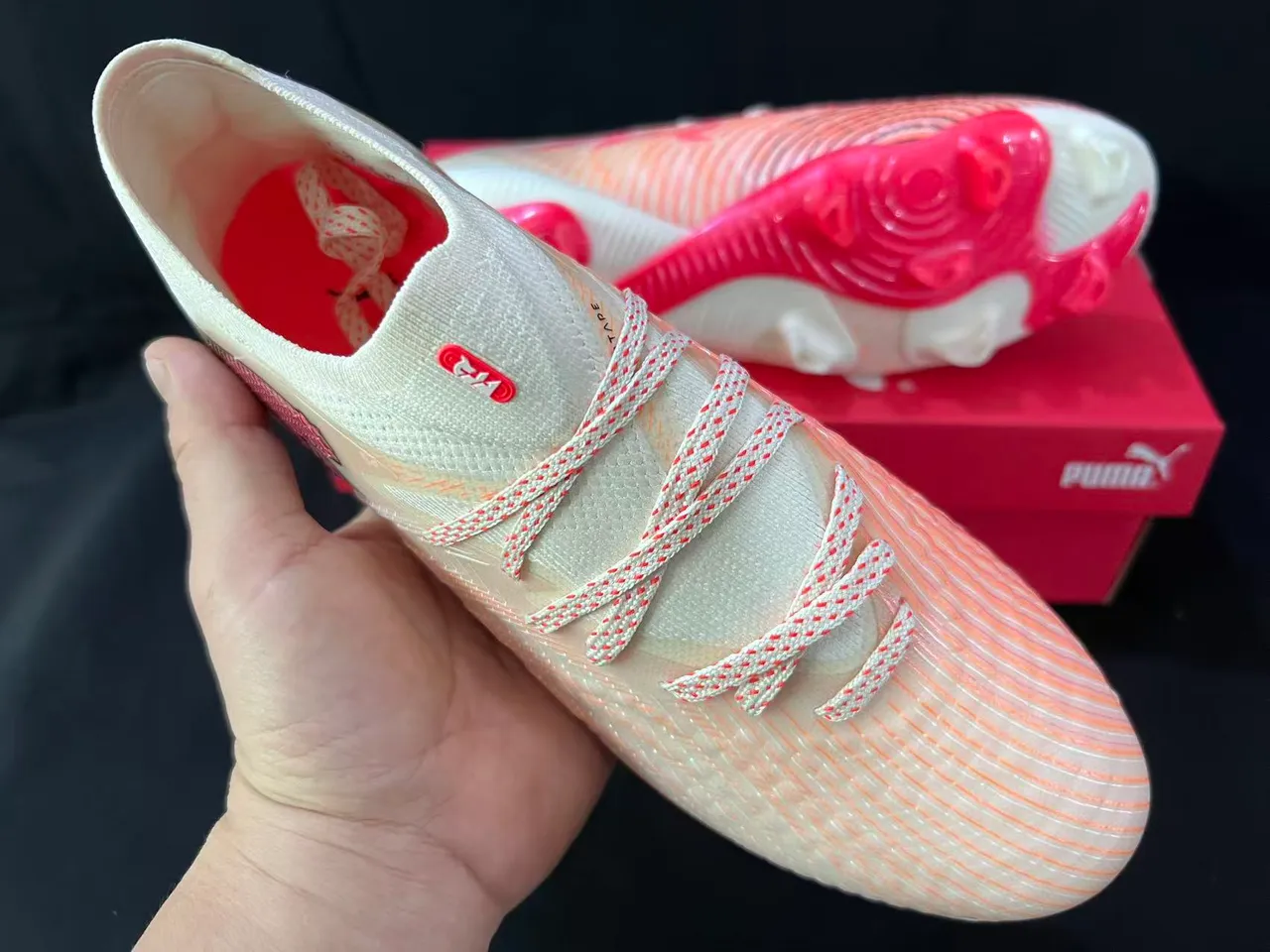 Puma Future Z Beige Rose Upper en Maille Détails en Dégradé Chaussures de Football pour Terrain Ferme 5