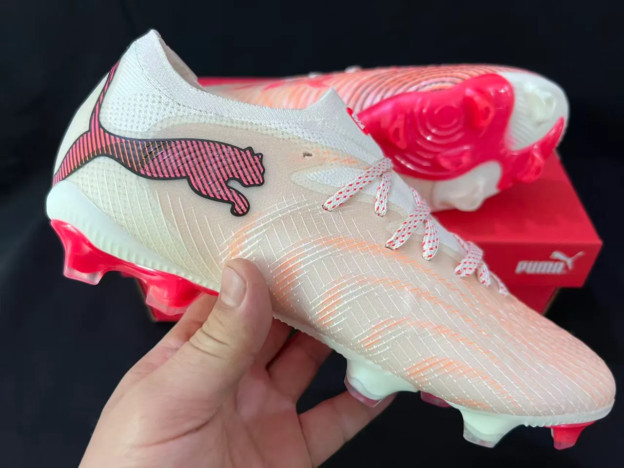 Puma Future Z Beige Rose Upper en Maille Détails en Dégradé Chaussures de Football pour Terrain Ferme 6