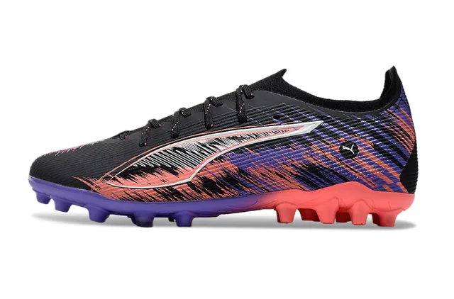 Puma Future Z Noir Multicolore Coupe basse Lacets Tige texturée synthétique Terrain ferme Chaussures de football 7