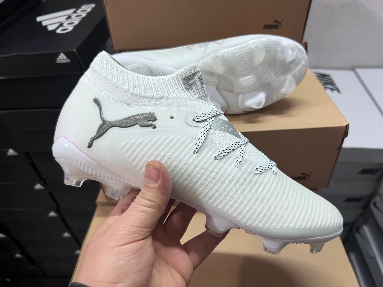 Puma Blanc Argenté Col de Chaussette Tricoté Côtelé Haut Synthétique Sol Firme Chaussures de Football 2