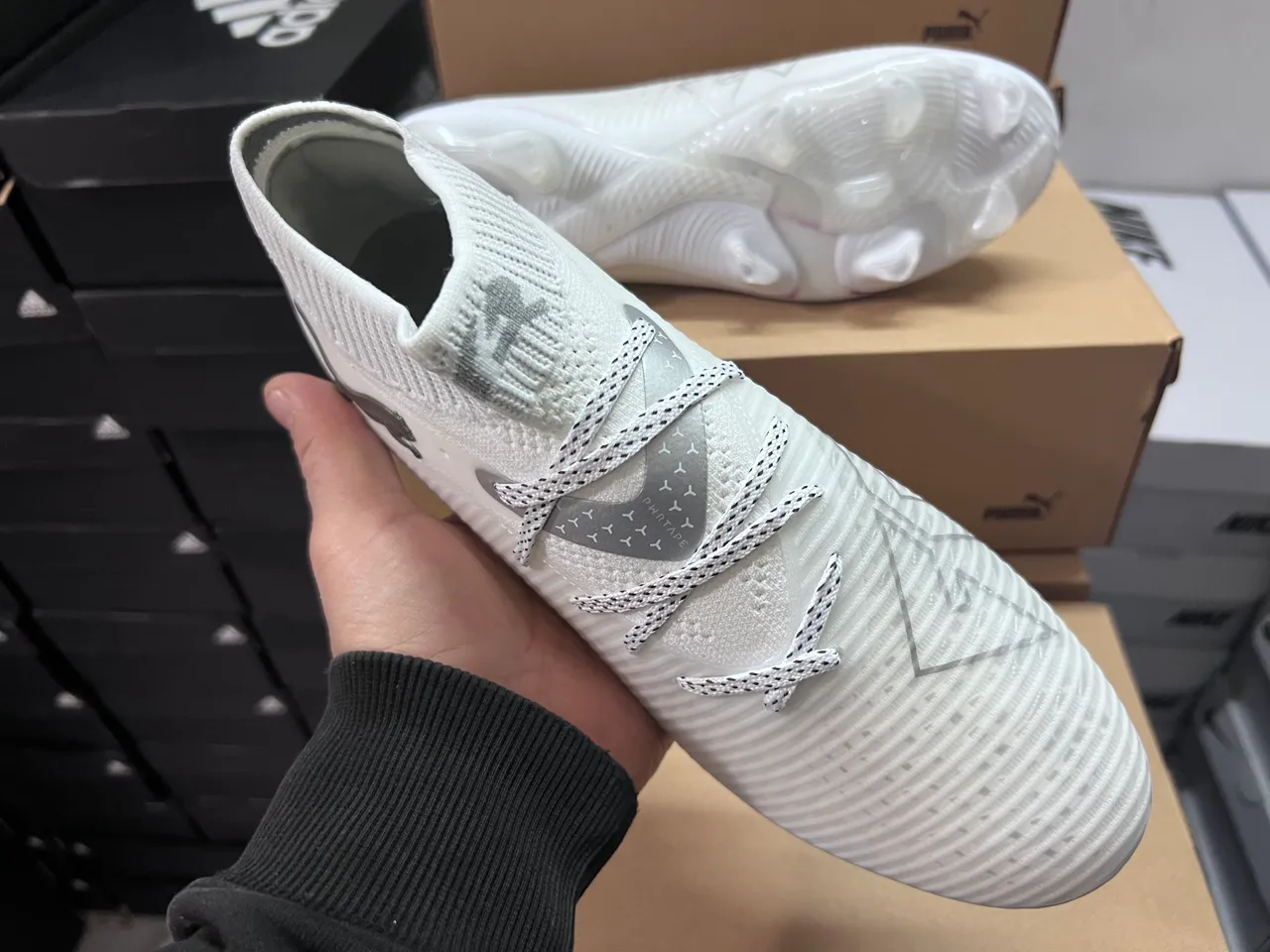 Puma Blanc Argenté Col de Chaussette Tricoté Côtelé Haut Synthétique Sol Firme Chaussures de Football 3
