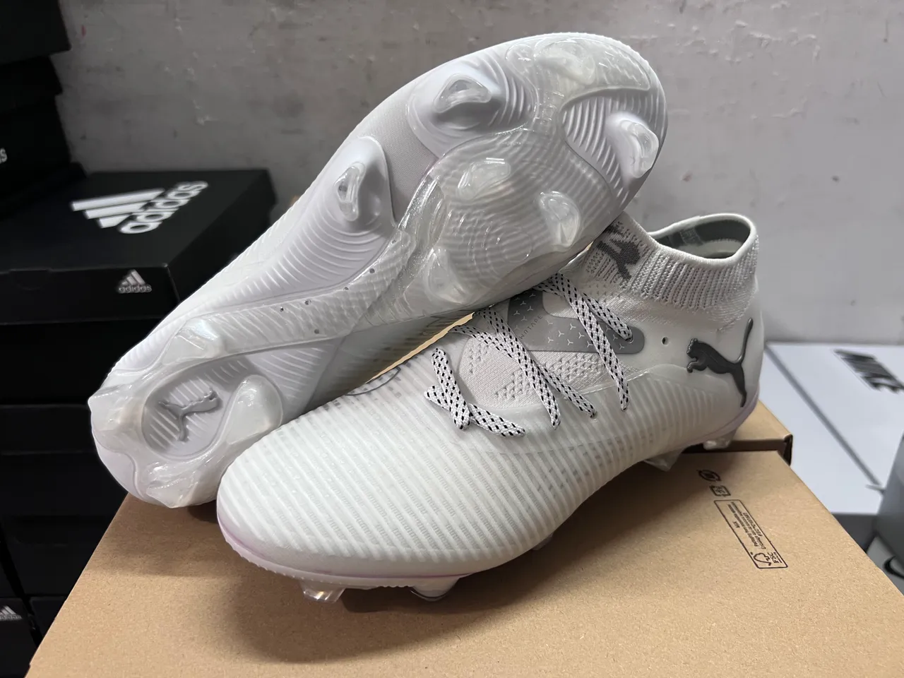 Puma Blanc Argenté Col de Chaussette Tricoté Côtelé Haut Synthétique Sol Firme Chaussures de Football 9