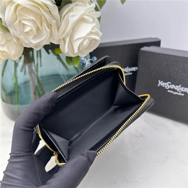 Saint Laurent Loulou Carteira curta preta acolchoada em chevron 11