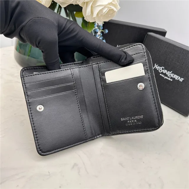 Saint Laurent Loulou Carteira curta preta acolchoada em chevron 24