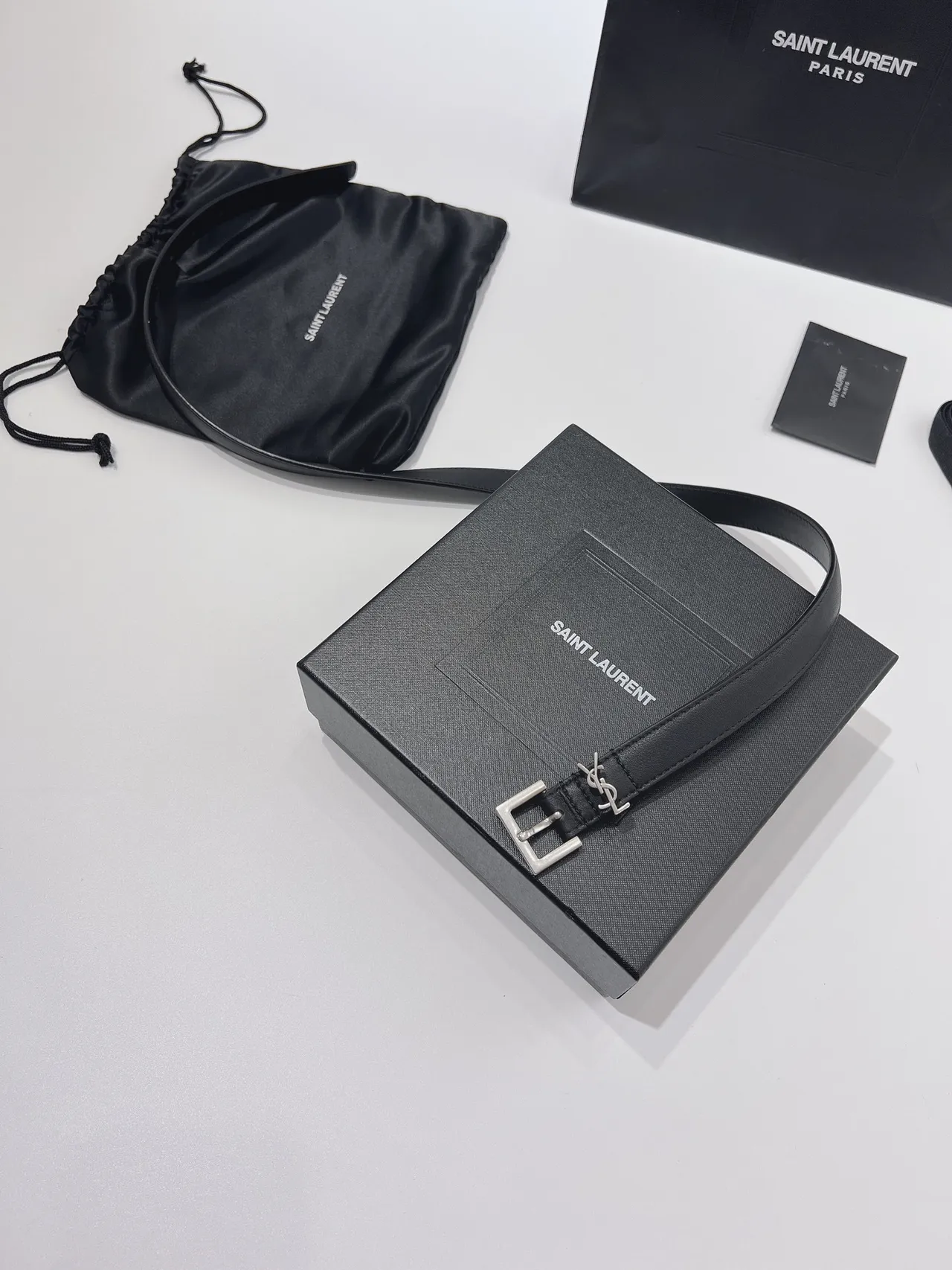 Saint Laurent Monogram حزام أسود فضي ضيق مستطيل قفل جلد حزام 7