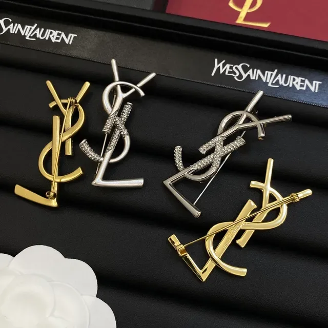 Saint Laurent Monogram فضة ذهب Pavé-Crystal بروش 2