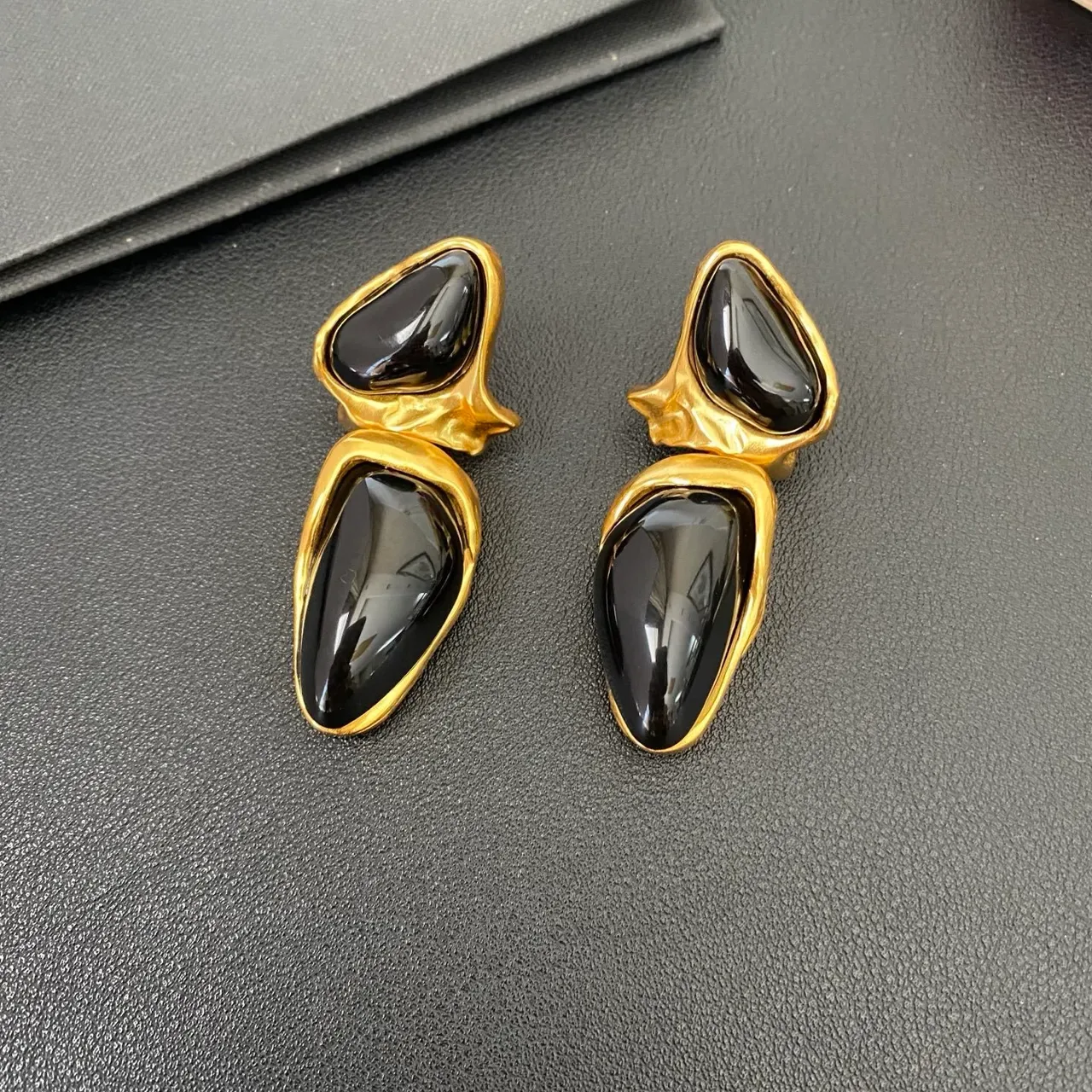 Saint Laurent Boucles d'Oreilles Sculpturales en Pierre Noire et Dorée 6