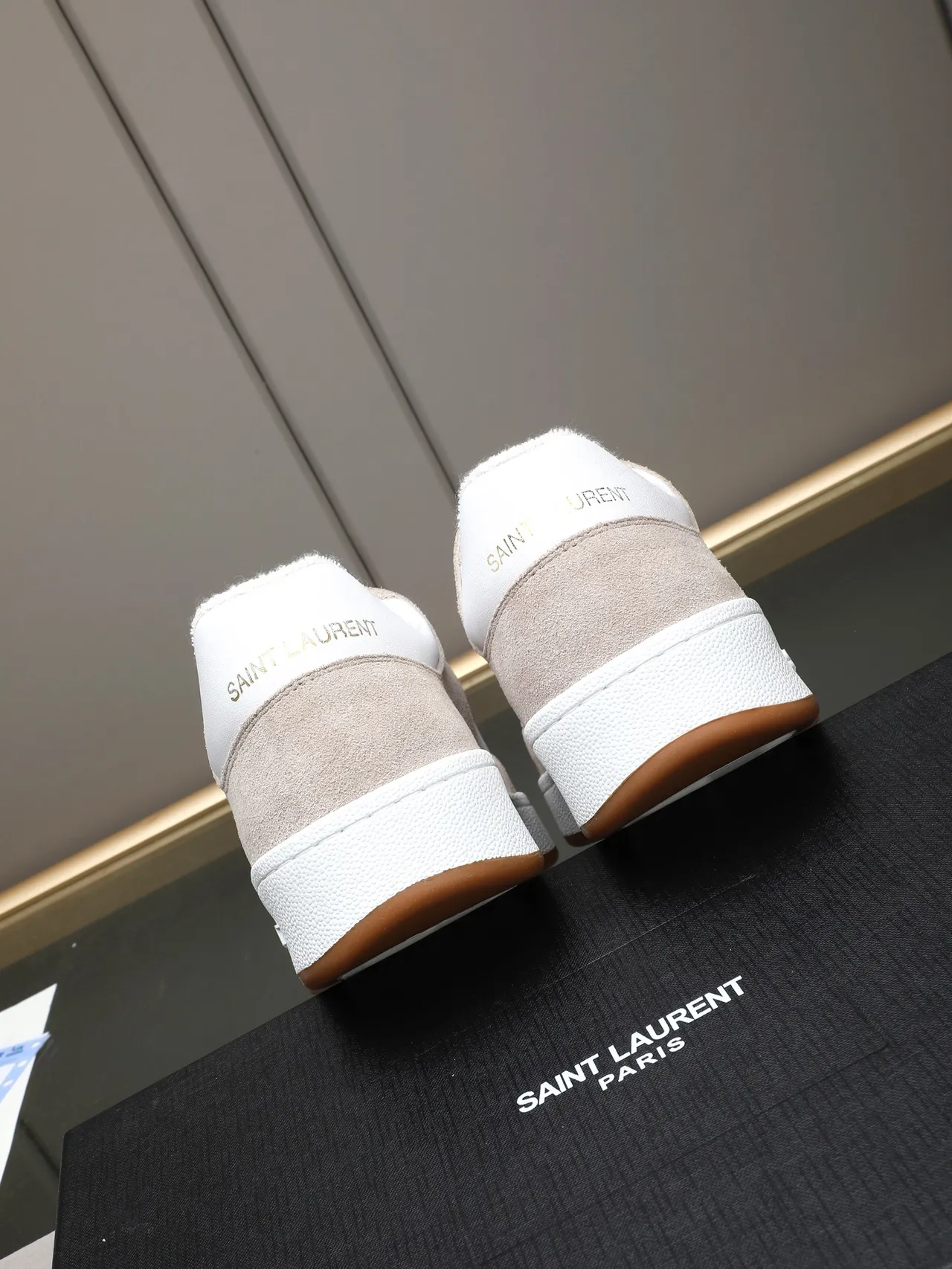 Saint Laurent Branco Bege Low-Top Camurça e Couro Perfurado Sneakers Lifestyle 3