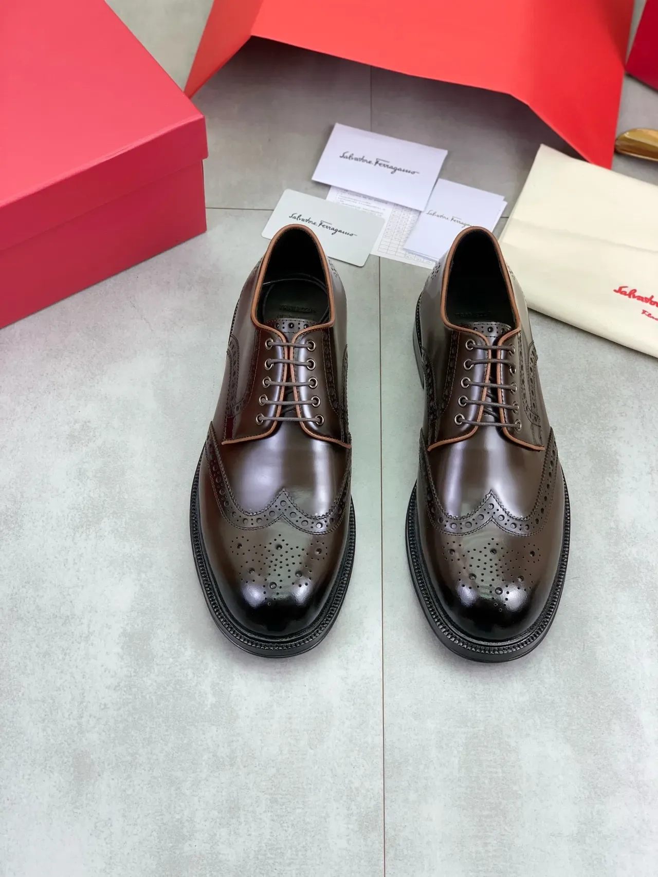 Salvatore Ferragamo Full-Brogue Wingtip Derbies Cuir Marron 4