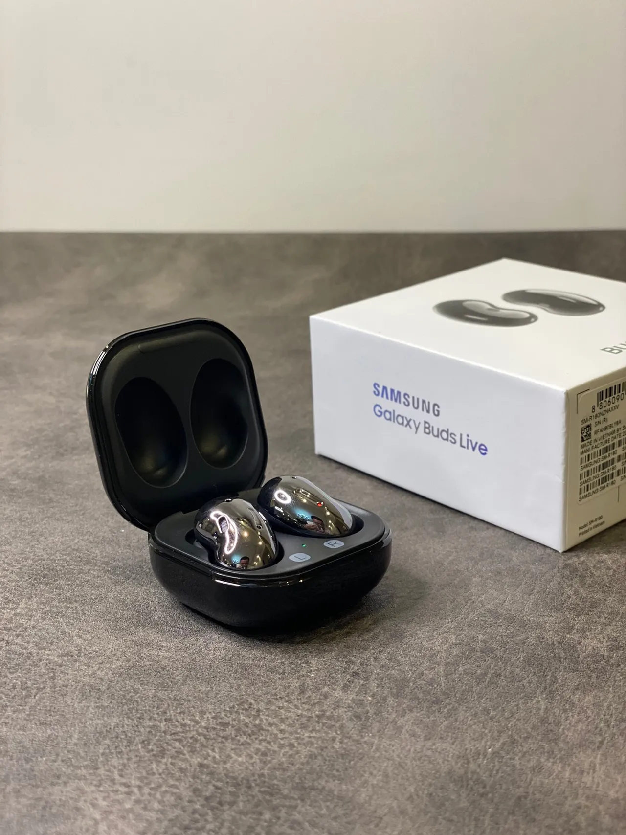 Samsung Galaxy Buds Live Mystic Black TWS Earbuds 7