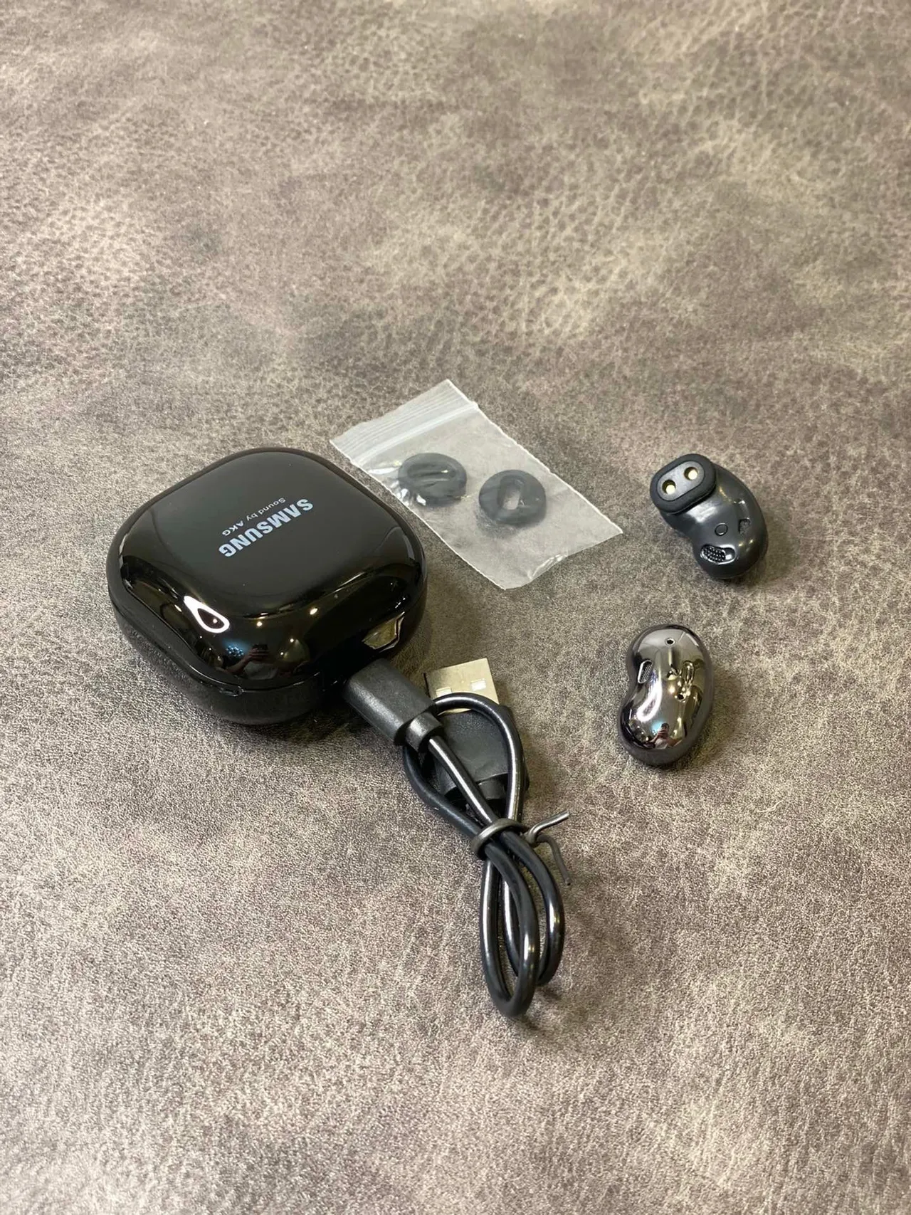 Samsung Galaxy Buds Live Mystic Black TWS Earbuds 9