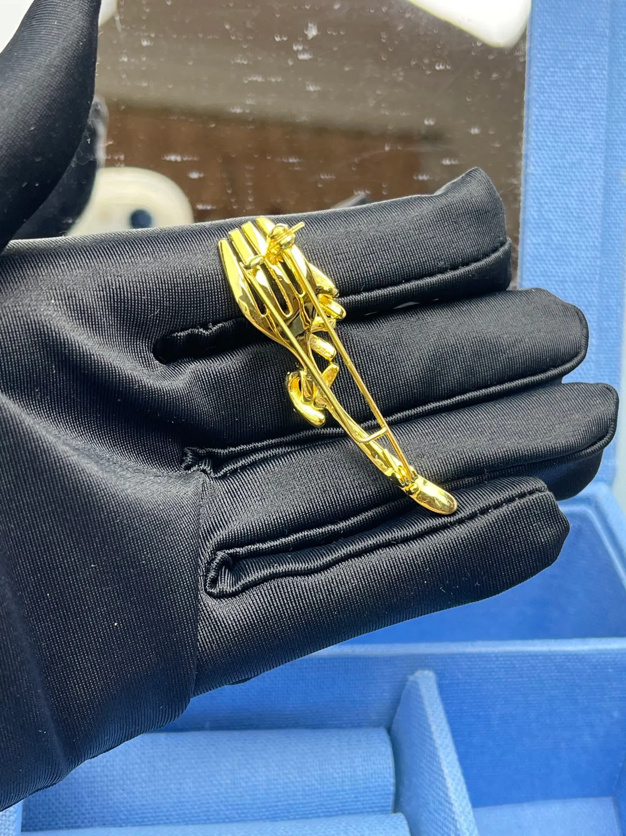 Tiffany & Co. Broche em forma de garfo Pavé Cristal Tom Dourado 4