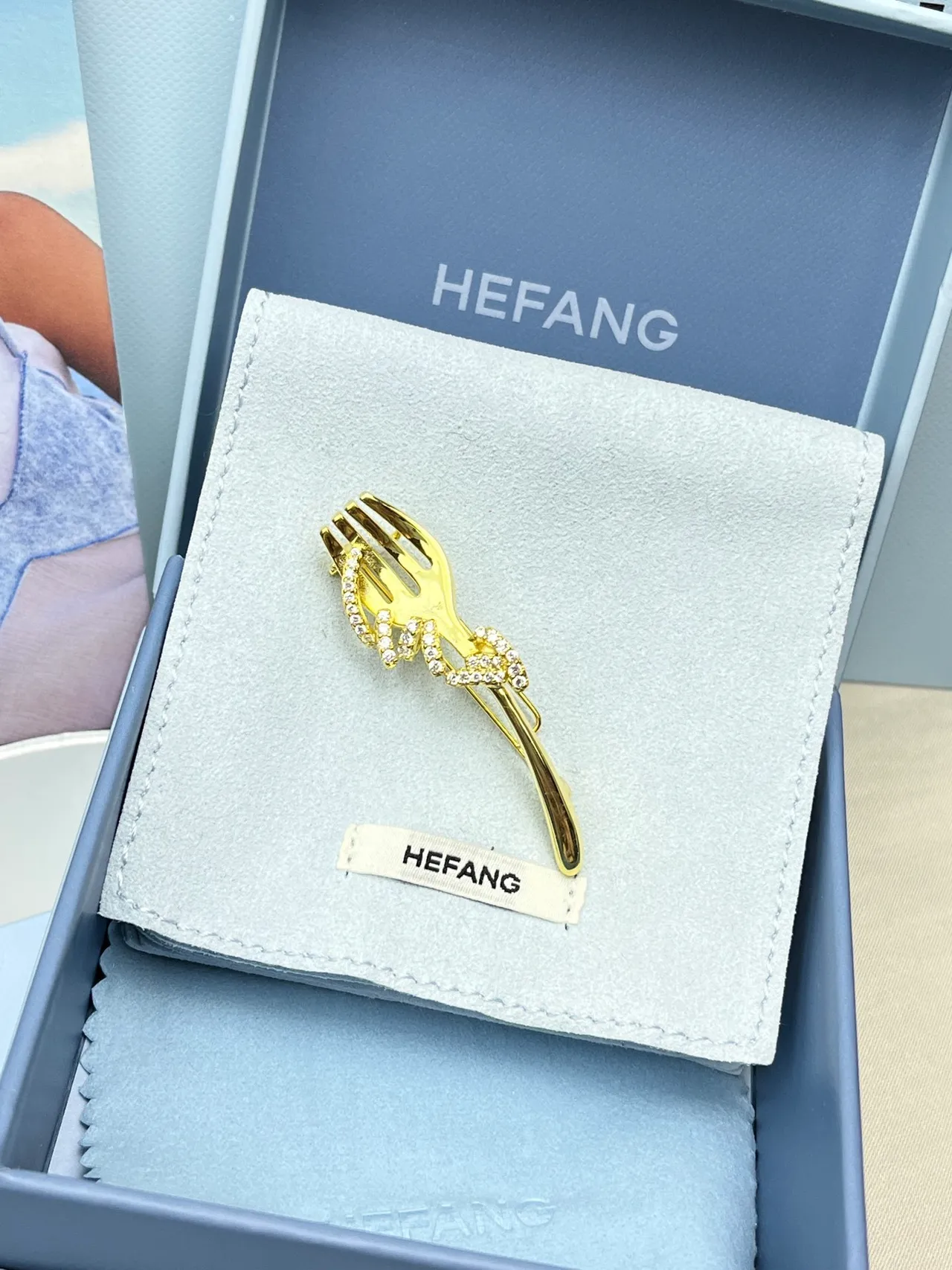 Tiffany & Co. Broche em forma de garfo Pavé Cristal Tom Dourado 7
