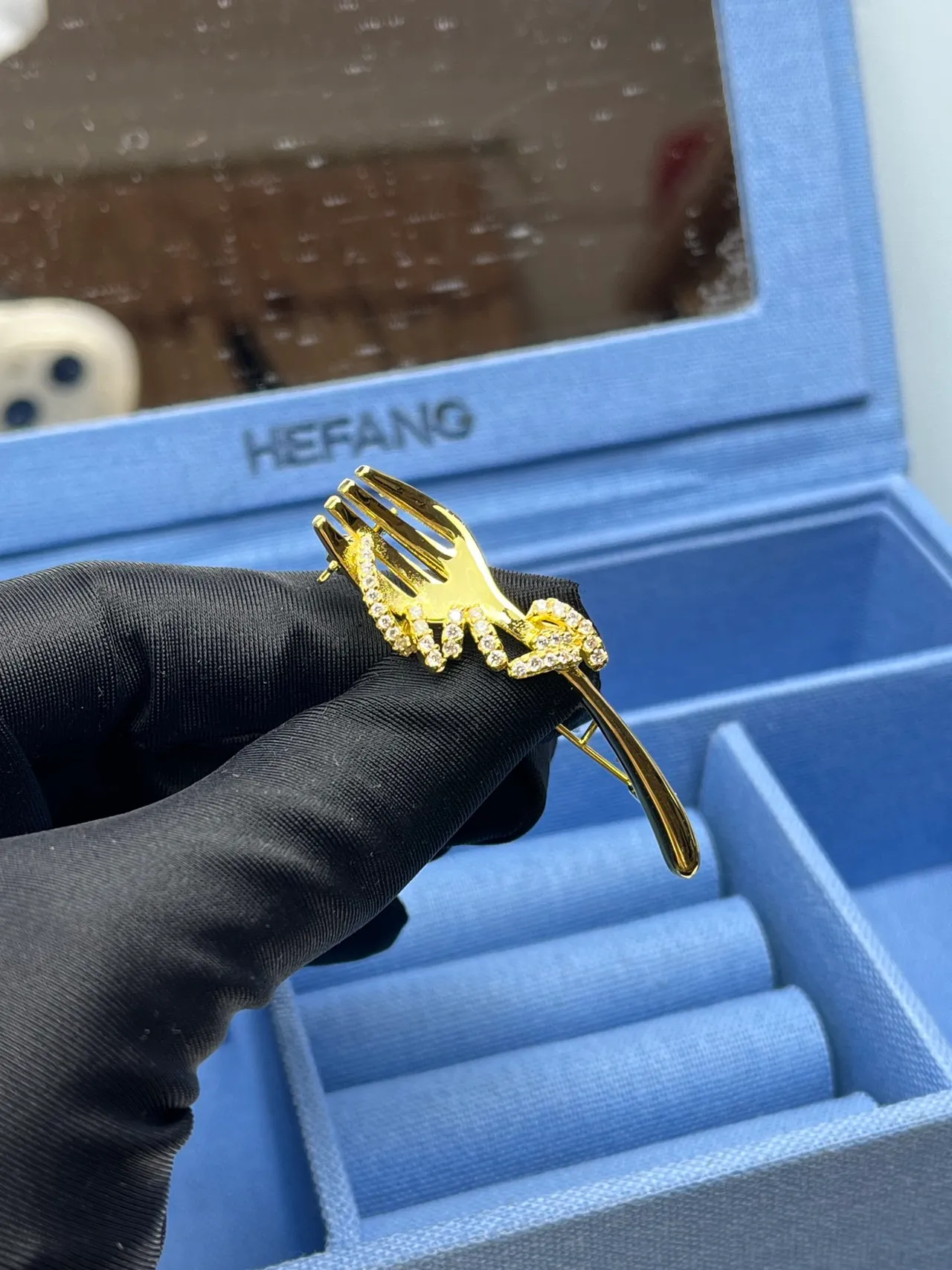 Tiffany & Co. Broche em forma de garfo Pavé Cristal Tom Dourado 8